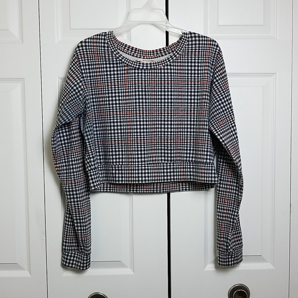 Long Sleeve Cropped Sweater